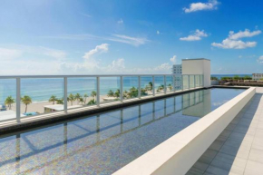 Hollywood Beach APT with Rooftop Pool